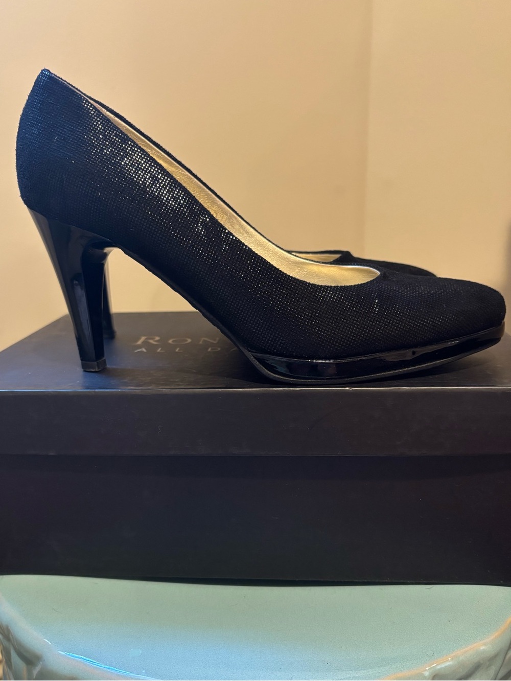 Ron White Black Women's Classic Platform Pumps (6.5-7)